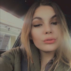 Meet your Posher, Court